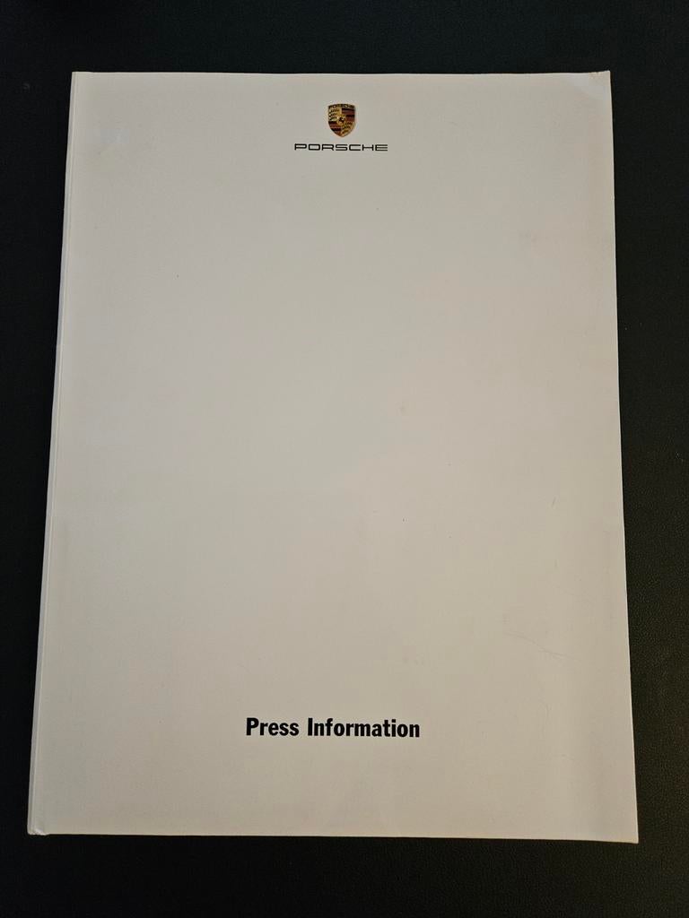 Persmap Porsche Cayenne 2002, Boeken, Auto's | Folders en Tijdschriften, Ophalen of Verzenden, Zo goed als nieuw, Porsche