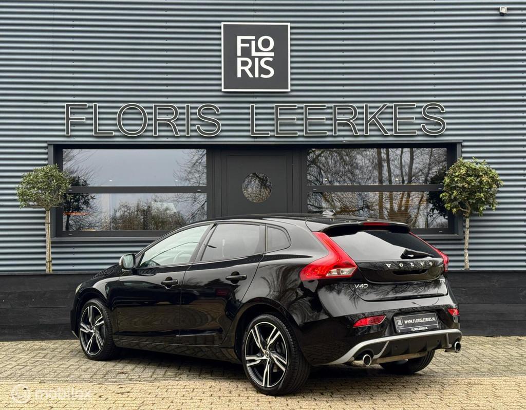 Volvo V40 2.0 T2 | R-Design| Led Koplampen | Camera | 2017, Voorwielaandrijving, Startonderbreker, Gebruikt, 4 cilinders