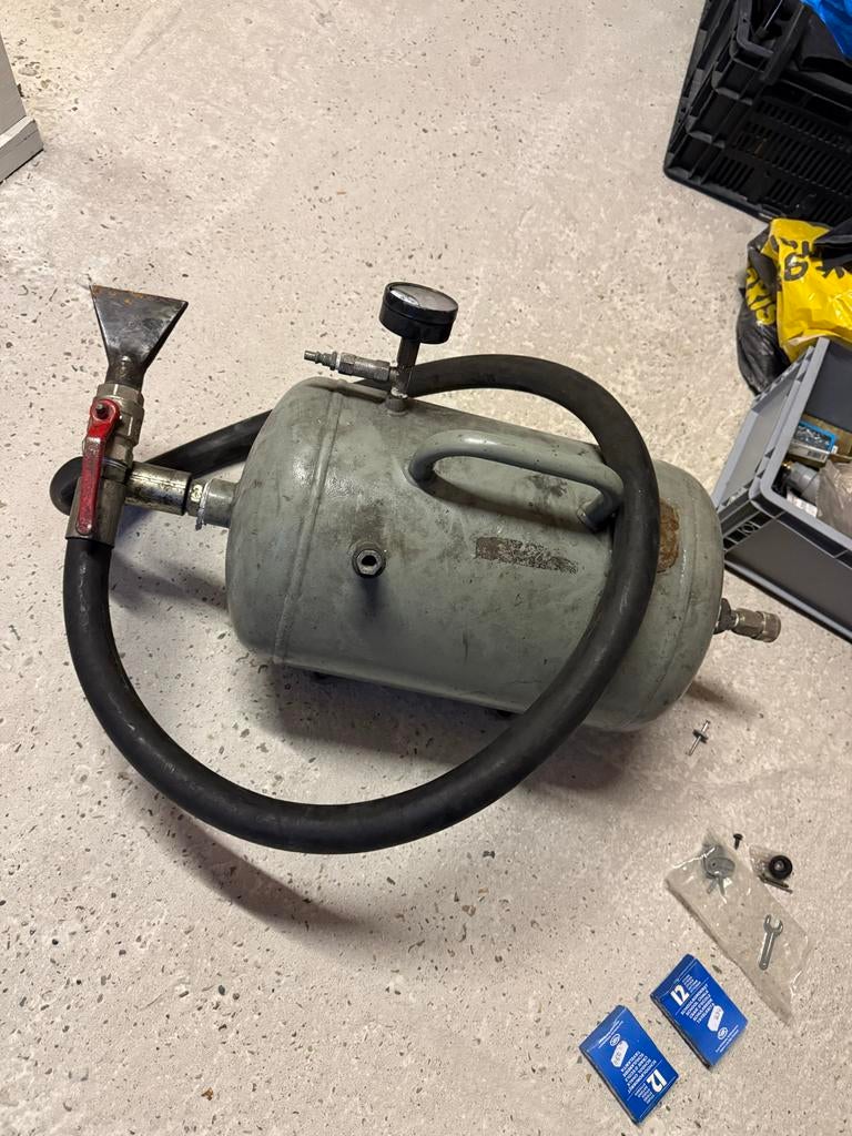 Banden airbooster tank, Ophalen of Verzenden, Gebruikt