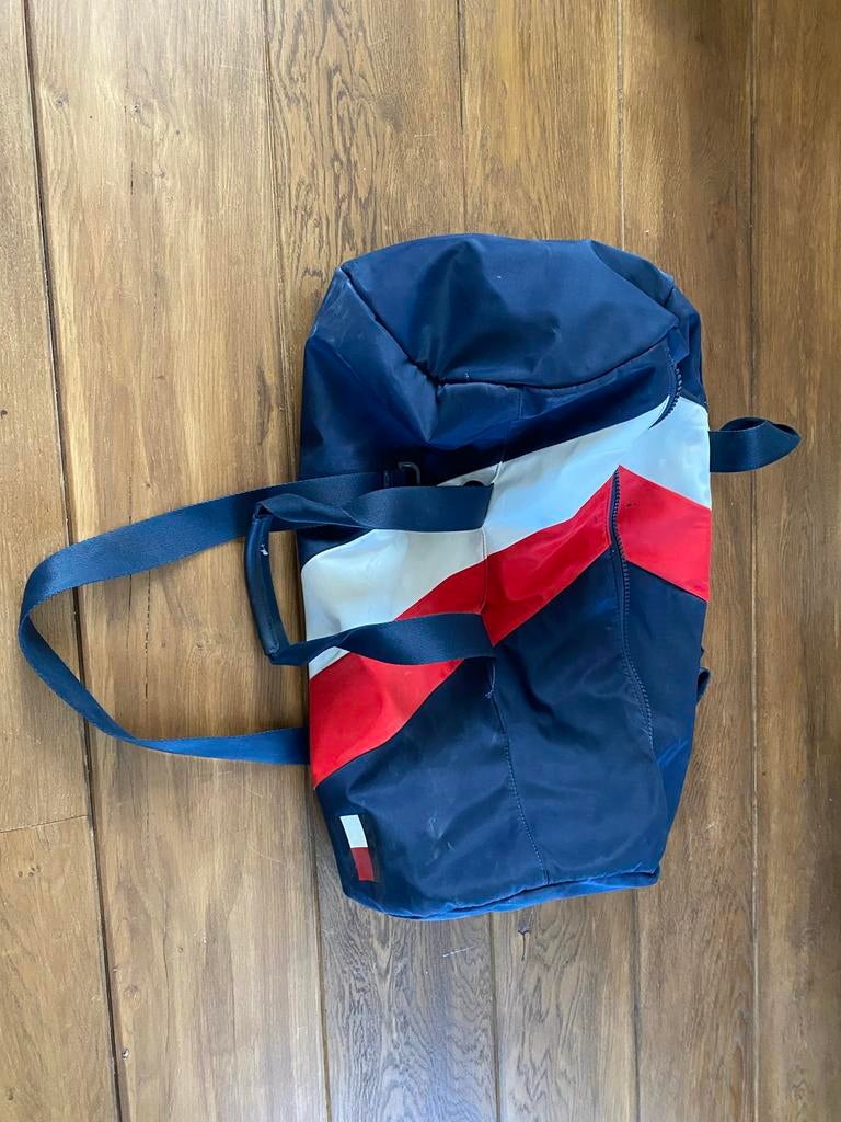 Gebruikte Tommy Hilfiger tas - 60x28 cm - reparatie nodig, Gebruikt, 20 tot 30 cm, Blauw, Ophalen of Verzenden