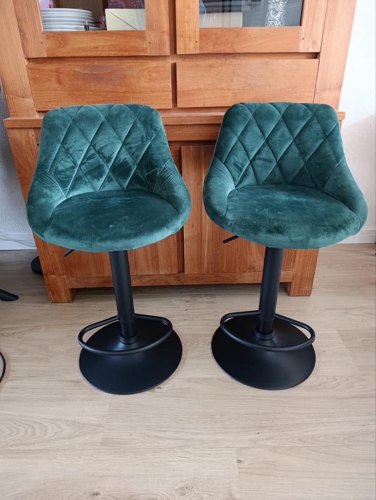 NIEUW Groene velvet barkrukken, verstelbaar, Huis en Inrichting, 2 krukken, Ophalen, In hoogte verstelbaar, 60 tot 90 cm