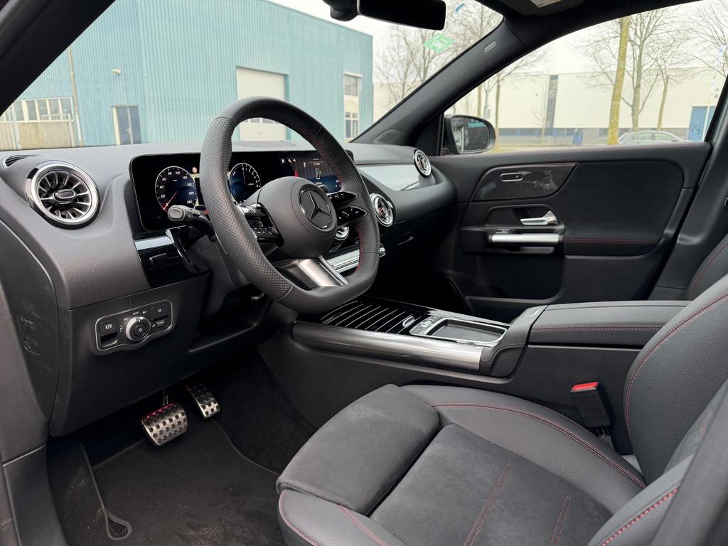 Mercedes-Benz GLA-klasse 250 e AMG-line hybrid l nieuwe auto, Auto's, Mercedes-Benz, 4 cilinders, 16 kWh, Alcantara, Adaptive Cruise Control