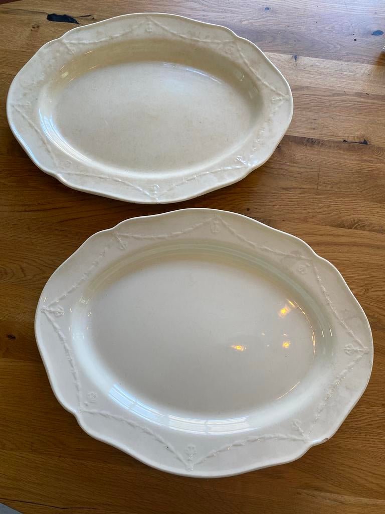 Twee grote Wedgwood serveerschalen, Ophalen