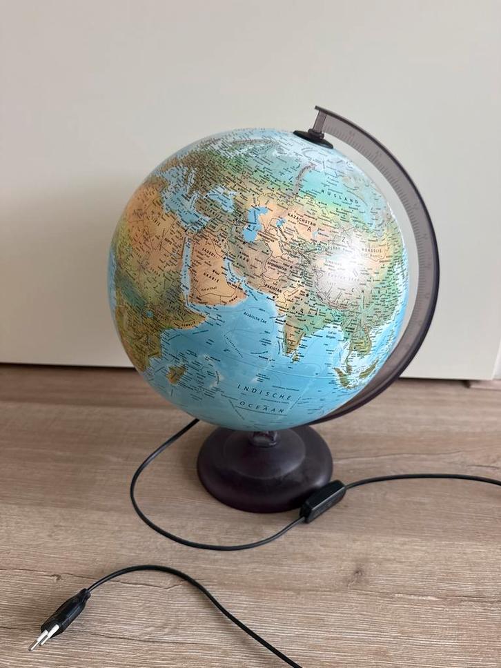 Vintage Globe - Educatief en Decoratief, Huis en Inrichting, Woonaccessoires | Wereldbollen, Gebruikt, Interactief, Ophalen of Verzenden