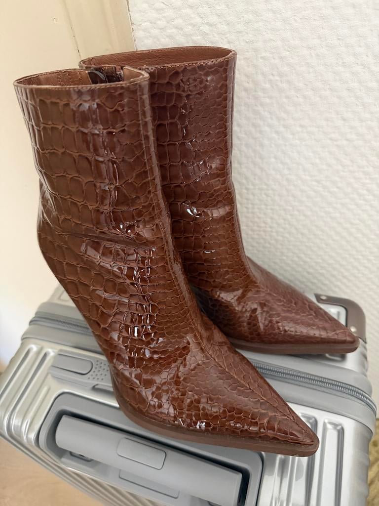 Bruine enkellaarsjes met krokodillenprint josh v, Kleding | Dames, Schoenen, Bruin, Lage of Enkellaarzen, Ophalen of Verzenden