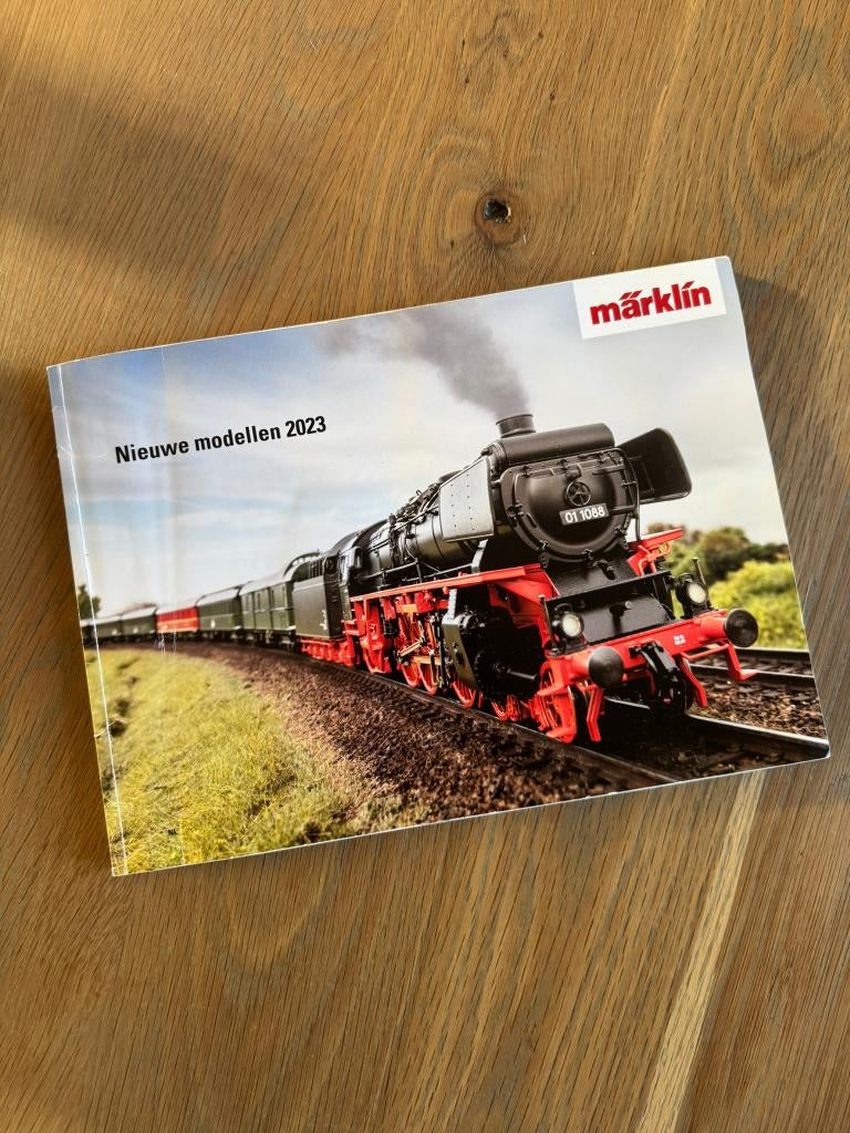 Marklin nieuwe modellen 2023 jaar boek, Wisselstroom, Gebruikt, Märklin, Boek, Tijdschrift of Catalogus