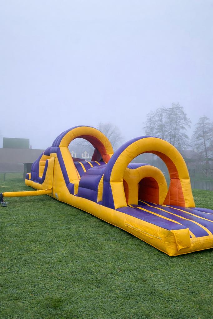 Opblaasbare stormbaan - Plezier voor jong en oud!, Ophalen of Verzenden, Gebruikt