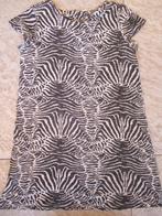 Jurk grijs / wit jurkje maat 122 / 128, C&A, Meisje, Ophalen of Verzenden, Zo goed als nieuw