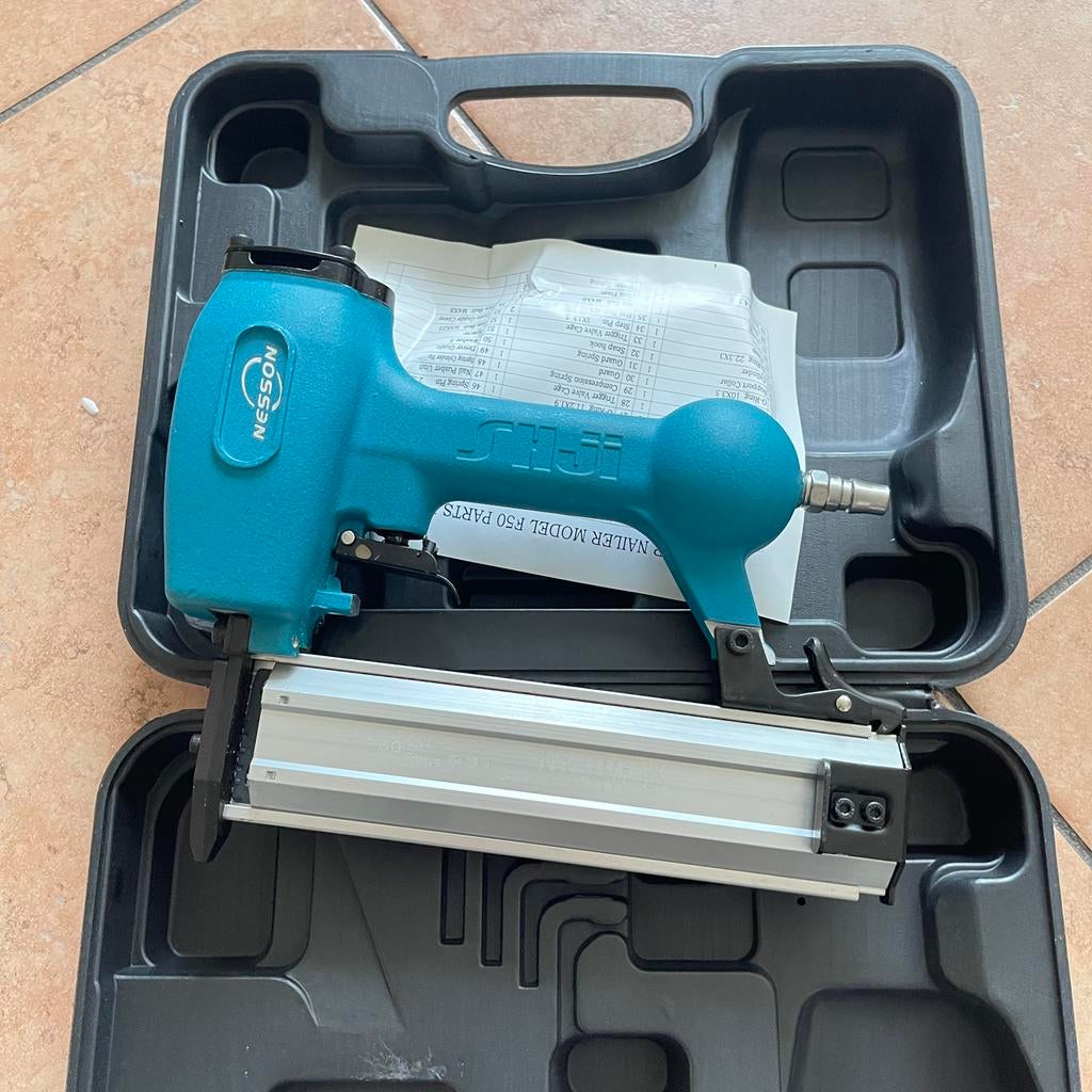 Spijkerpistool op lucht 50mm, Doe-het-zelf en Verbouw, Ophalen of Verzenden, Zo goed als nieuw