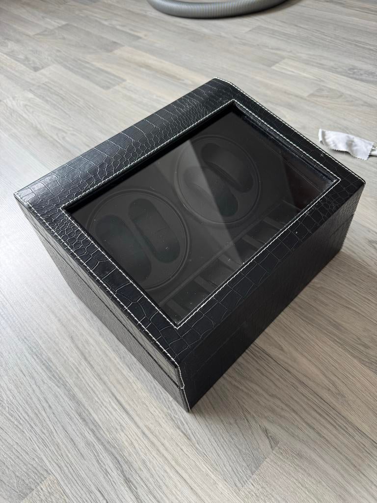 Watchwinder voor 4 horloges met extra opbergruimte, Ophalen, Zo goed als nieuw