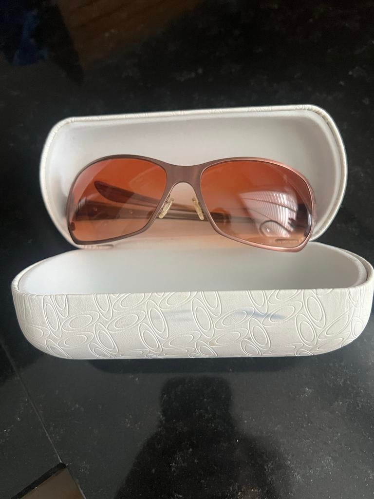 Oakley dames zonnebril, Gebruikt, Zonnebril, Bruin, Ophalen of Verzenden