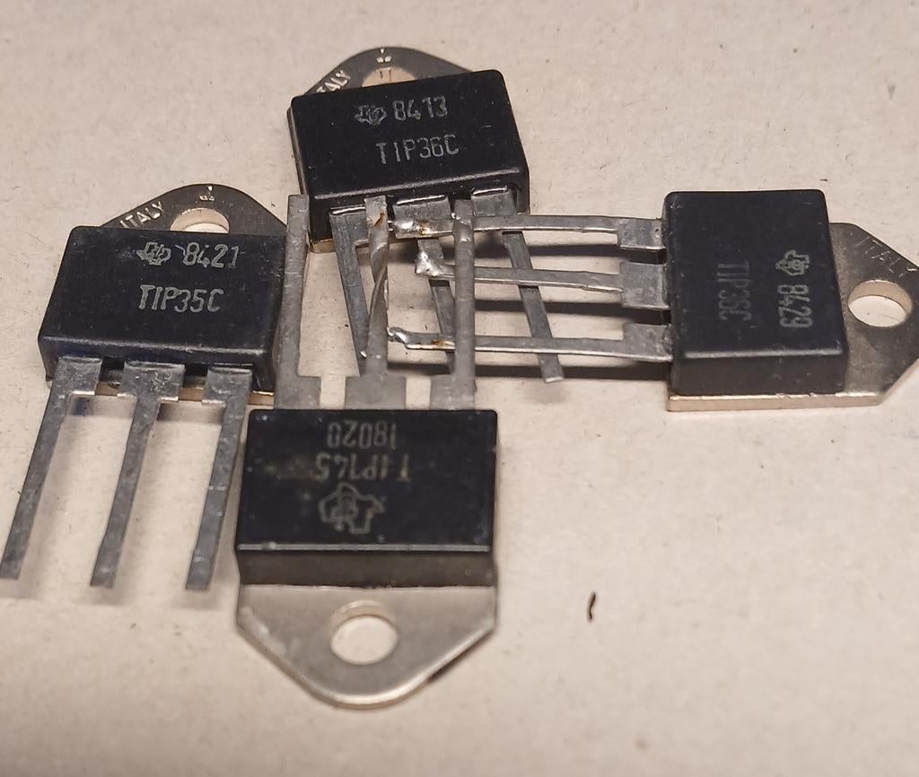 TIP35c  TIP36c TIP145 transistor, Hobby en Vrije tijd, Elektronica-componenten, Ophalen of Verzenden
