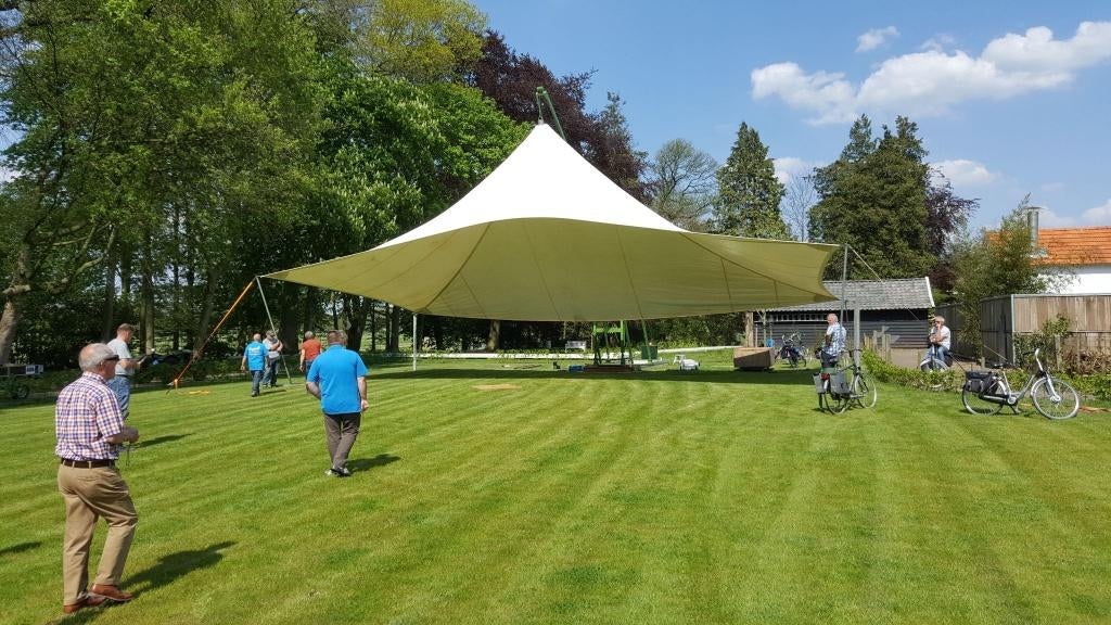 Grote parachutetent incl. frame (12 x 8 meter), Tuin en Terras, Partytenten, Ophalen, Gebruikt, Overige typen, 6 meter of meer