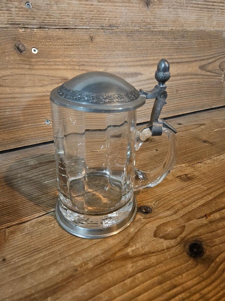 Glazen bierpul met tinnen deksel en voet, Ophalen of Verzenden, Glas, Overige stijlen, Glas of Glazen