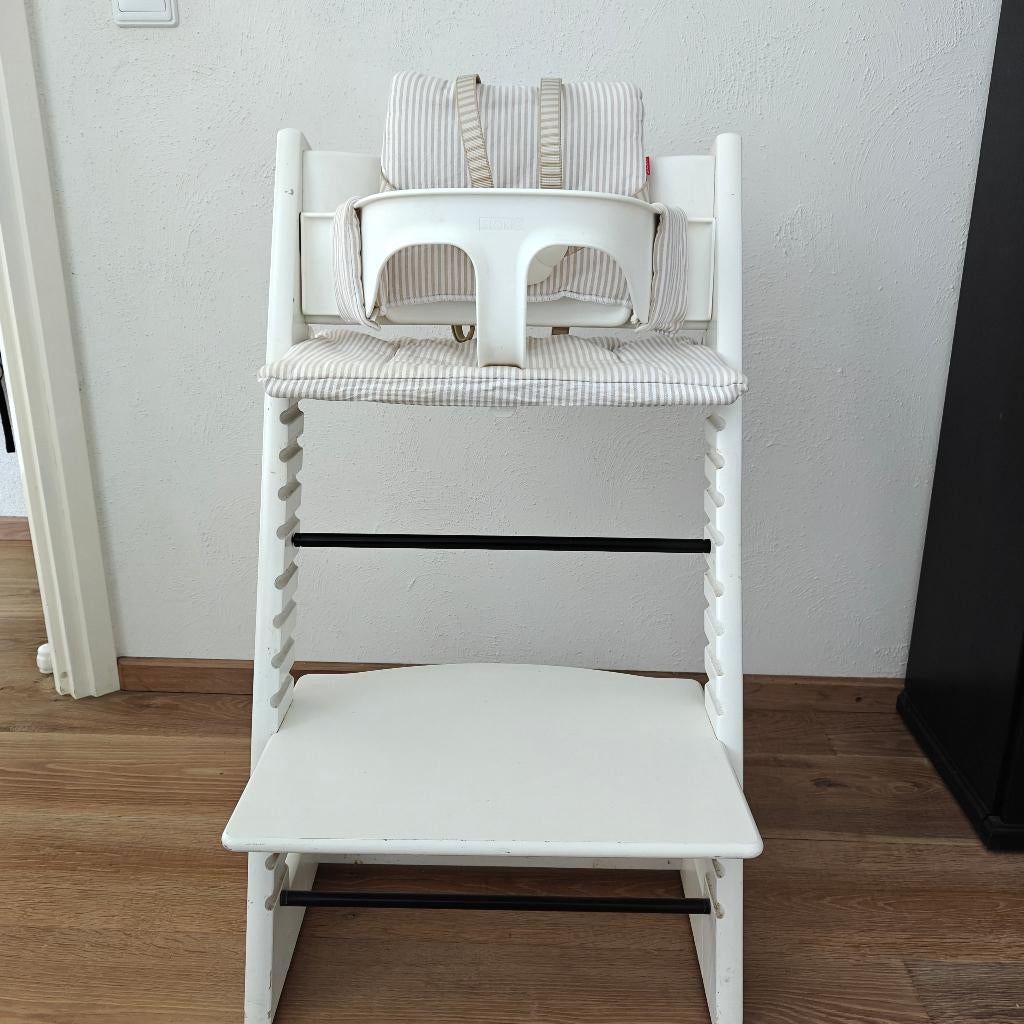 Stokke Tripp Trapp kinderstoel inclusief accessoires, Ophalen, Gebruikt, Meegroeistoel, Gordel(s)
