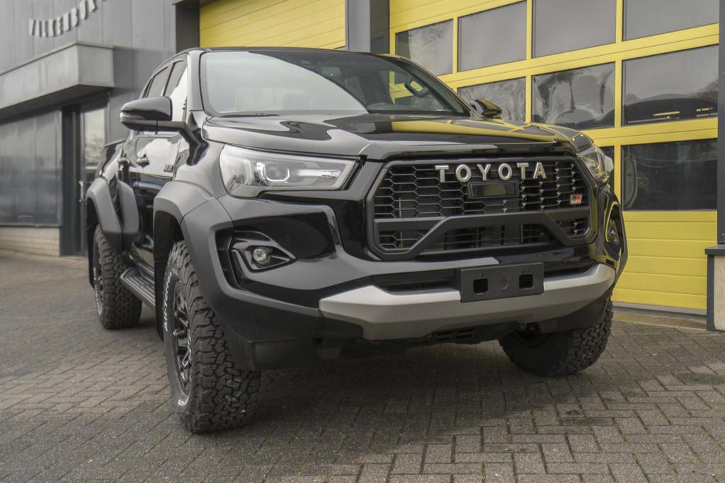 Toyota HiLux 2.8 D-4D Double Cab GR Sport, Auto's, Automaat, 2095 kg, Euro 6, 4 cilinders