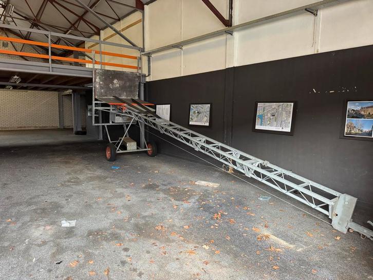 Mooie nette bouwlift, altijd binnen gestaan, Doe-het-zelf en Verbouw, Bouwliften, Zo goed als nieuw, Bouwlift, Ophalen