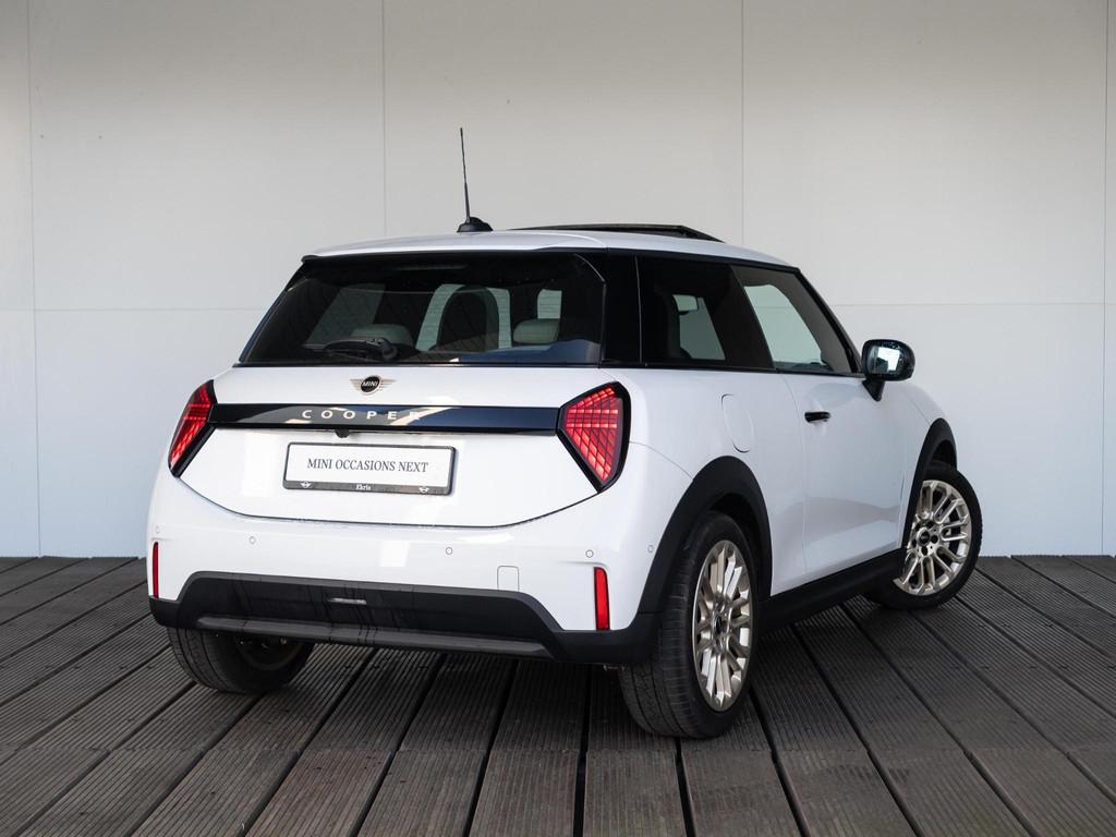 MINI 3-deurs Cooper C Favoured Trim + L Pakket | Lentevoorde, Stof, Gebruikt, 156 pk, Met garantie (alle)