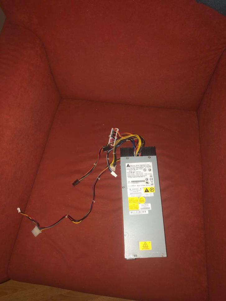 DELTA ELECTRONICS Voeding DPS-650CB A 650W, Computers en Software, Interne voedingen, Gebruikt, Ophalen of Verzenden