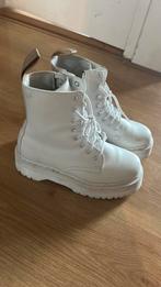 Witte dr martins, Kleding | Dames, Wit, Lage of Enkellaarzen, Ophalen of Verzenden, Zo goed als nieuw
