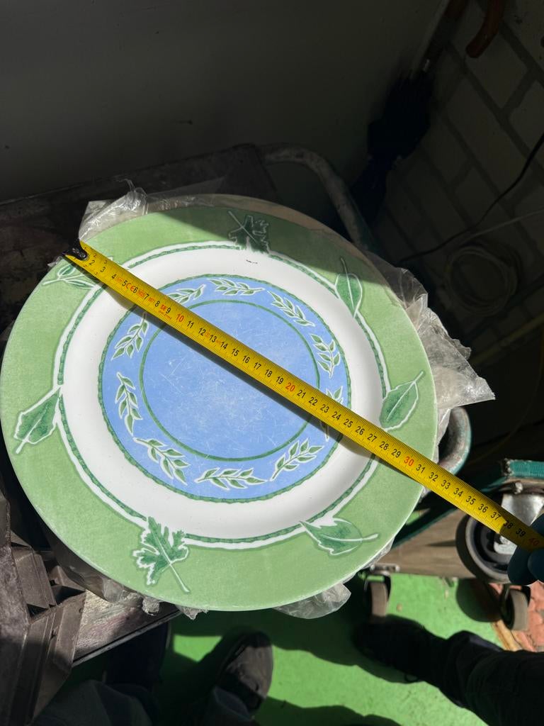 Grote stapel witte borden en een groen bord kleur horeca, Huis en Inrichting, Keuken | Servies, Ophalen, Gebruikt, Bord(en), Effen