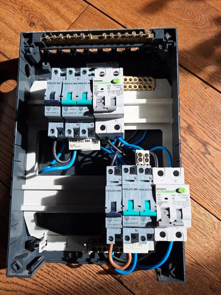 Meterkast met 2x aardlekschakelaar en 6 zekeringen, Doe-het-zelf en Verbouw, Elektra en Kabels, Gebruikt, Overige typen, Ophalen of Verzenden