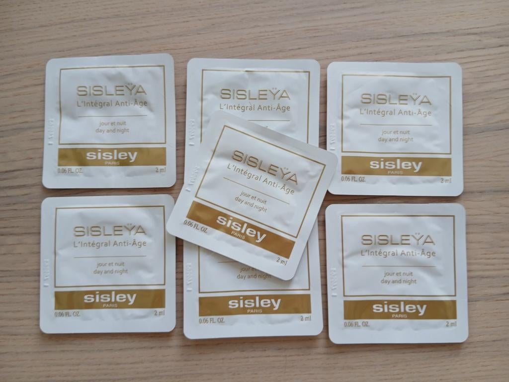14 ML Sisley Sisleÿa L'Integral Anti-Age Day/Night nu €27,50, Ophalen of Verzenden, Nieuw, Gehele gezicht