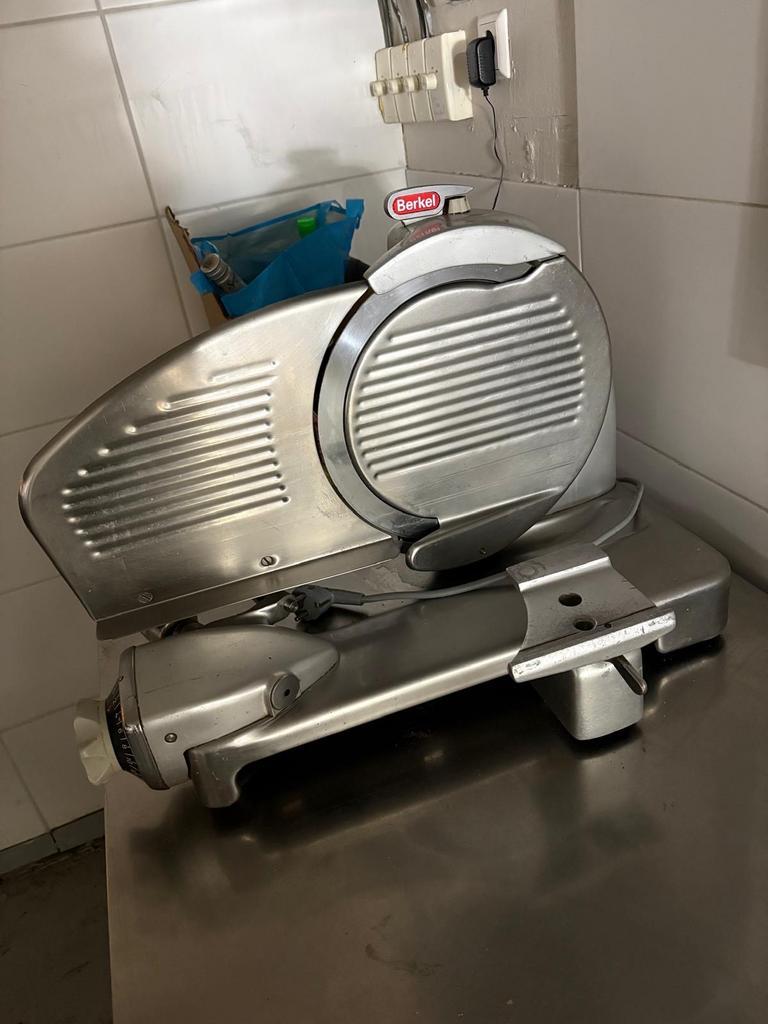 Berkel snijmachine - Model 834, Ophalen, Gebruikt, Zilver, Metaal