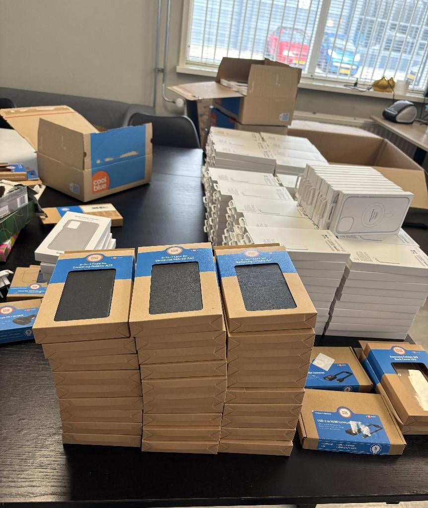 ca. 300 telefoon accessoires te koop nieuw in de verpakking, Ophalen, Apple, Geen idee, Nieuw