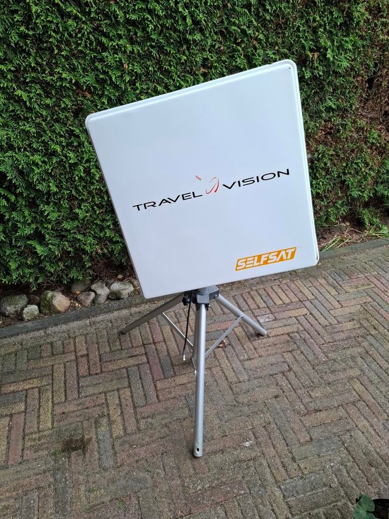Schotelantenne Travel vision r6 Flat., Ophalen, Gebruikt, (Schotel)antenne-accessoires, Overige merken