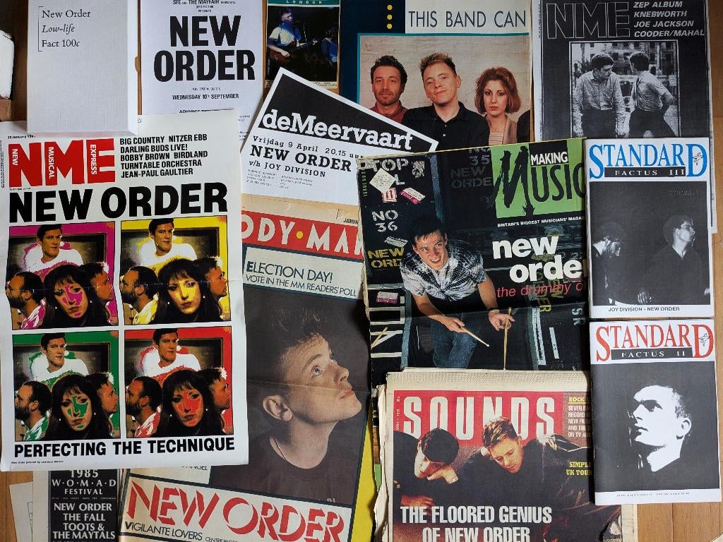 New Order - singles, miniposters, Standardfanzine, artikelen, Ophalen of Verzenden, Zo goed als nieuw, Overige formaten, Poprock