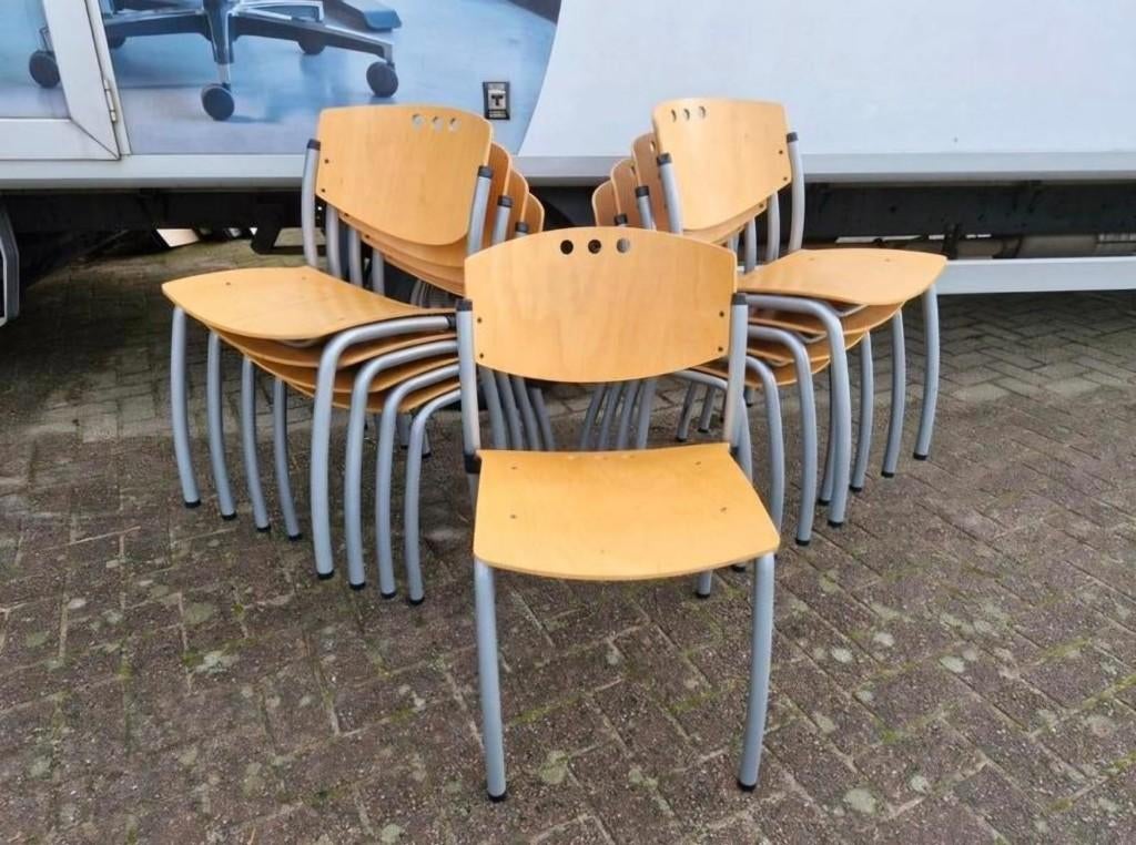 9x degelijke kantinestoel / stapelstoel hout, Huis en Inrichting, Stoelen, Postbus, Bruin, Ophalen of Verzenden, Hout