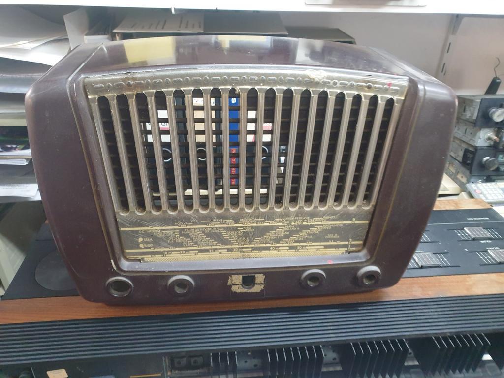 Philips BX310 radio bakelieten kast, Audio, Tv en Foto, Radio's, Ophalen of Verzenden