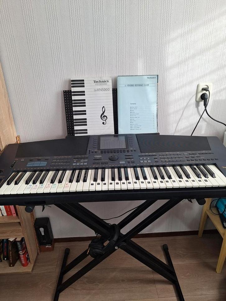 Keyboard Technics SX-KN5000 met standaard, Muziek en Instrumenten, Keyboards, Zo goed als nieuw, 61 toetsen, Technics, Met standaard