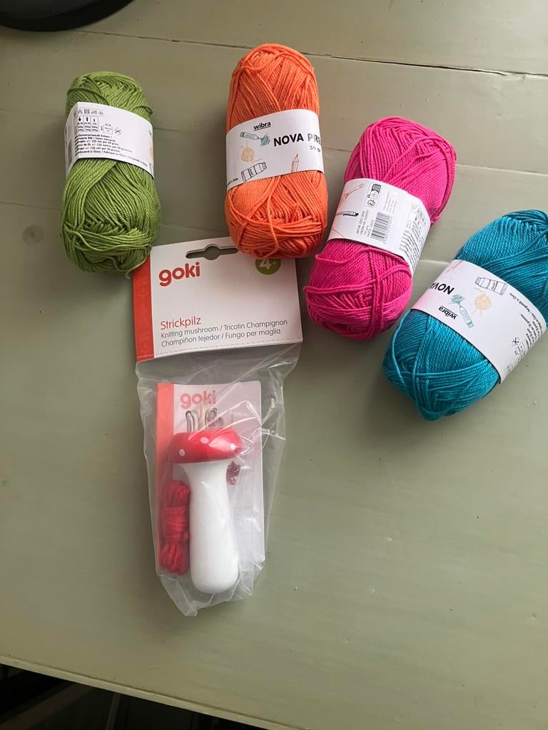 Punnik set mer garen nieuw, Hobby en Vrije tijd, Ophalen of Verzenden, Nieuw, Breien of Haken, Wol of Garen