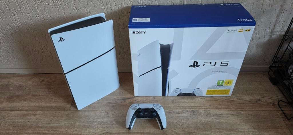 PS5 Slim disc versie 1TB met controller, als nieuw, Ophalen of Verzenden, Zo goed als nieuw