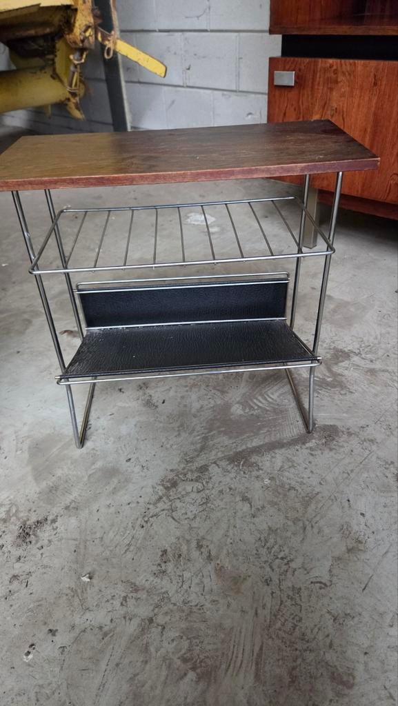 Vintage kranten tafeltje, Brabantia, Ophalen, Gebruikt