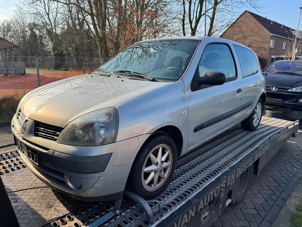 Renault Clio 1.2-16V 2004 veel onderdelen voorradig, Gebruikt, -, Renault, -