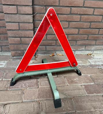 Gevarendriehoek beschikbaar voor biedingen