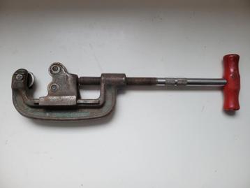 Stahlwille buizensnijder 1/8"–2" – Germany – zwaar staal


- beschikbaar voor biedingen