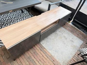 IKEA Tv Meubel - Huiskamer beschikbaar voor biedingen