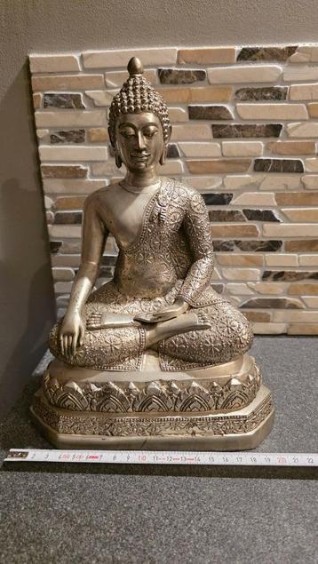 Buddha beeld beschikbaar voor biedingen