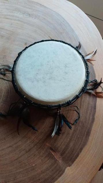 Twee kleine drums beschikbaar voor biedingen