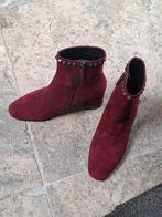 Rood enkellaarsje met studs, maat 39, Kleding | Dames, Schoenen, MACE, Lage of Enkellaarzen, Ophalen of Verzenden, Zo goed als nieuw