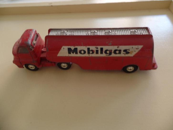 Bedford tank, Hobby en Vrije tijd, Modelauto's | 1:50, Gebruikt, Bus of Vrachtwagen, Corgi, Verzenden