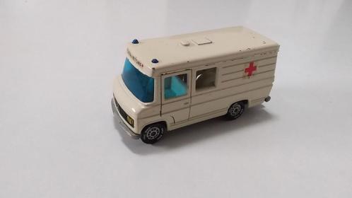 Siku Mercedes L 406 D (siku mercedes ambulance), Hobby en Vrije tijd, Modelauto's | Overige schalen, Gebruikt, Auto, Ophalen of Verzenden