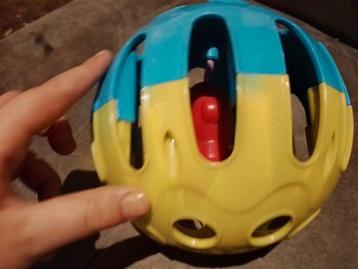 Speel bal met geluid beschikbaar voor biedingen