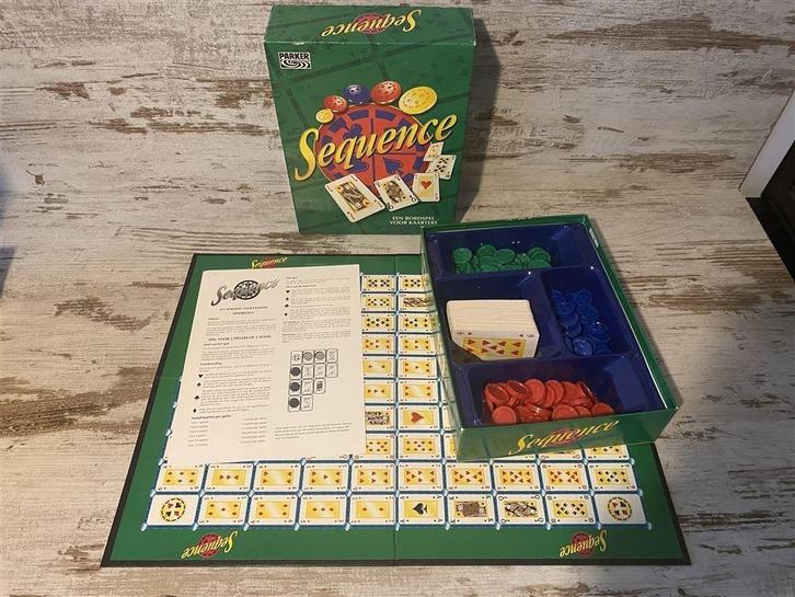 Sequence groene doos een bordspel voor kaarters [s779], Hobby en Vrije tijd, Gezelschapsspellen | Bordspellen, Zo goed als nieuw