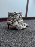Nieuwe laarzen met slangenprint maat 36, Kleding | Dames, Overige kleuren, Lage of Enkellaarzen, Nieuw, Ophalen of Verzenden