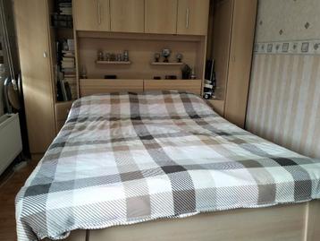 Slaapkamer meubels (gratis) 